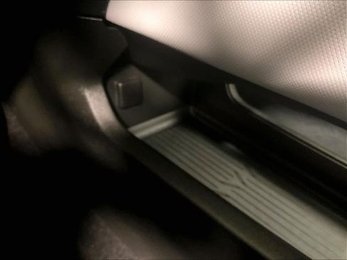 Used 2025 Chevrolet Equinox EV LT image 27