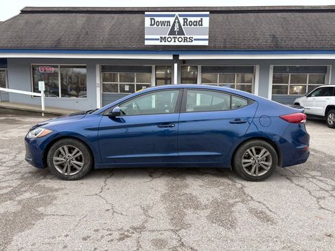 Used 2018 Hyundai Elantra SEL image 2