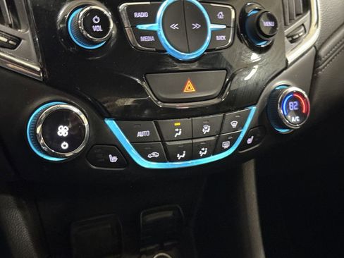 Used 2016 Chevrolet Cruze Premier image 17