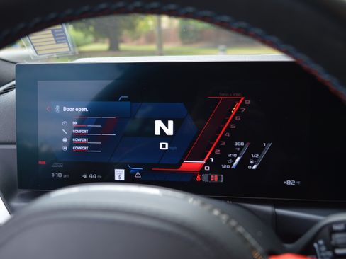 Used 2024 BMW M3 RWD image 31