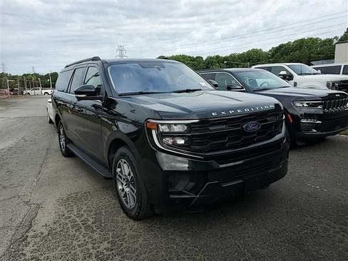 Used 2025 Ford Expedition Max Active AWD/4WD image 4