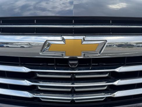 Used 2025 Chevrolet Tahoe Premier AWD/4WD image 9