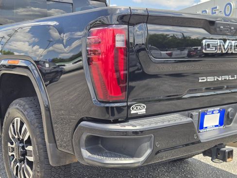 Used 2026 GMC Sierra 2500 Denali Ultimate AWD/4WD image 11