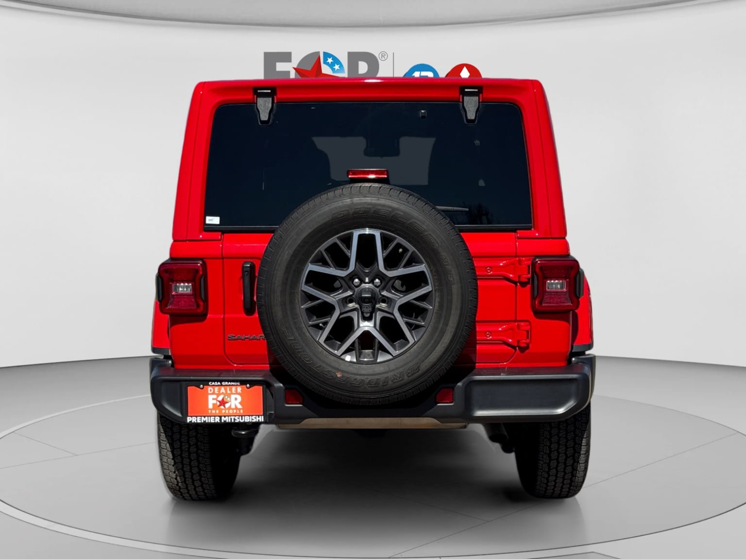 Used 2025 Jeep Wrangler Unlimited Sahara AWD/4WD image 4
