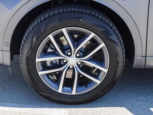 New 2024 Land Rover Discovery Sport S image 10