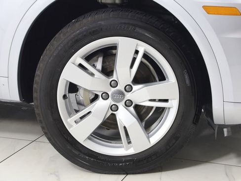 Used 2019 Audi Q5 2.0T Premium Plus w/ Premium Plus Package AWD/4WD image 16