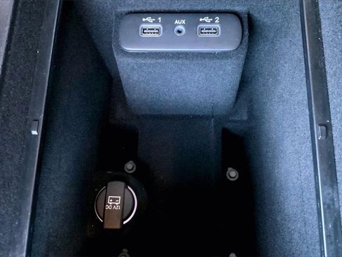 Used 2022 Chrysler 300 Touring w/ Sport Appearance Package image 23