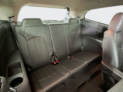 Used 2015 Chevrolet Traverse LTZ AWD/4WD image 32
