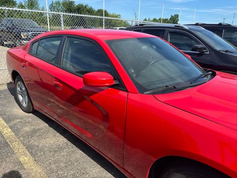 Used 2021 Dodge Charger SXT w/ Leather Interior Group RWD image 27