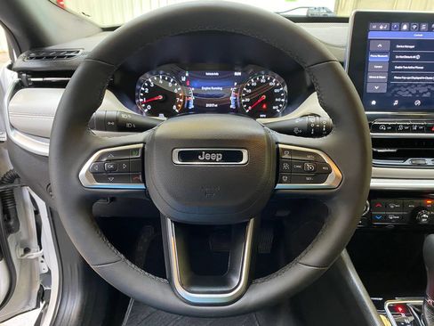 Used 2025 Jeep Compass Limited AWD/4WD image 32