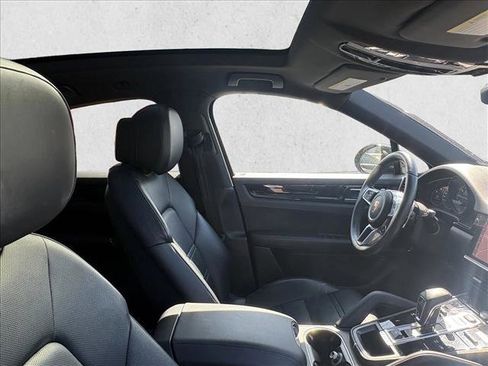 Used 2020 Porsche Cayenne E-Hybrid Coupe AWD/4WD image 22