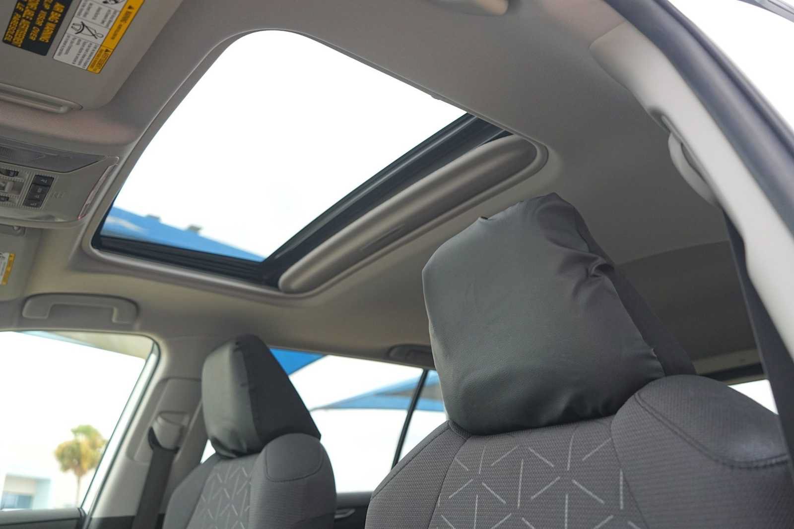 Used 2021 Toyota RAV4 XLE w/ Convenience Package FWD image 24