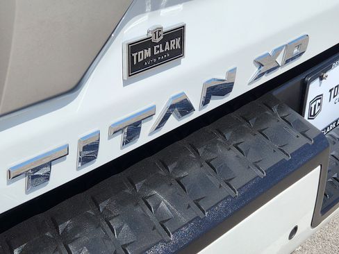 Used 2024 Nissan Titan Platinum Reserve w/ Moonroof Package AWD/4WD image 30