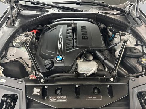 Used 2011 BMW 535i xDrive Sedan image 11