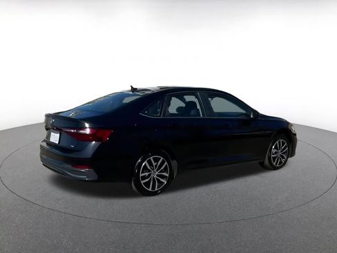 Used 2025 Volkswagen Jetta SE image 11