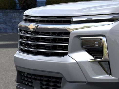 New 2026 Chevrolet Traverse LT w/ Sun and Wheel Package FWD image 13