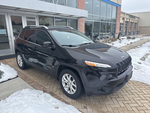 Used 2017 Jeep Cherokee Latitude w/ Safety/Convenience Group image 3