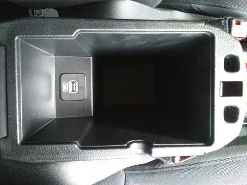 Used 2017 Jeep Renegade Trailhawk image 17