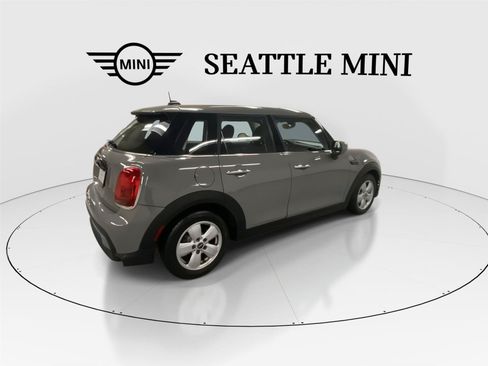 Used 2022 MINI Cooper 4-Door Hardtop FWD image 11