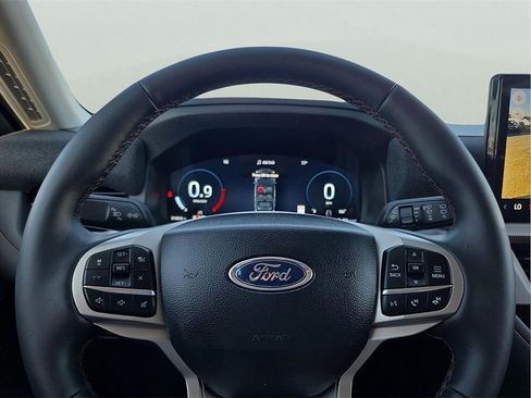 New 2025 Ford Explorer Active image 19