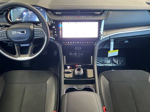 New 2026 Jeep Grand Cherokee Altitude AWD/4WD image 12
