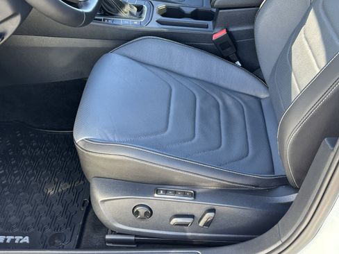 Certified 2025 Volkswagen Jetta SEL image 19