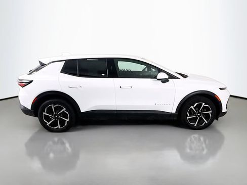 Used 2026 Chevrolet Equinox EV LT FWD image 25