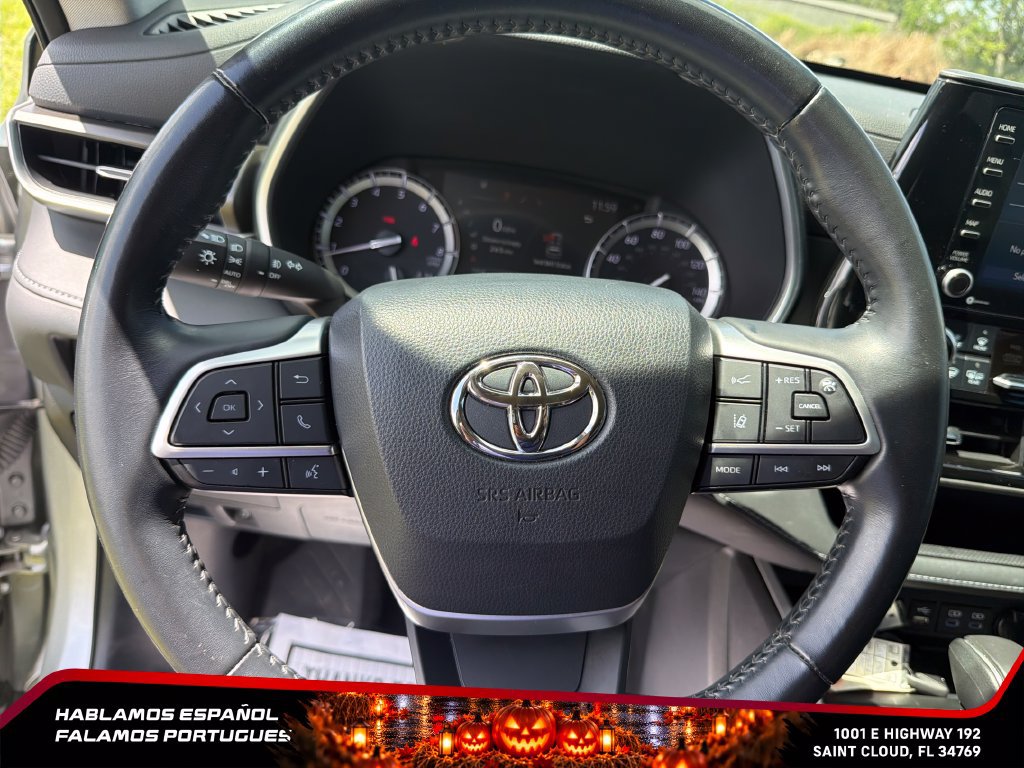Used 2022 Toyota Highlander XLE FWD image 20
