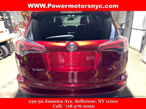 Used 2018 Toyota RAV4 LE image 6
