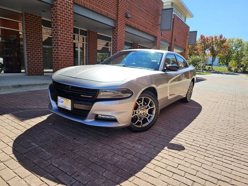 Used 2017 Dodge Charger SXT w/ AWD Plus Group image 3