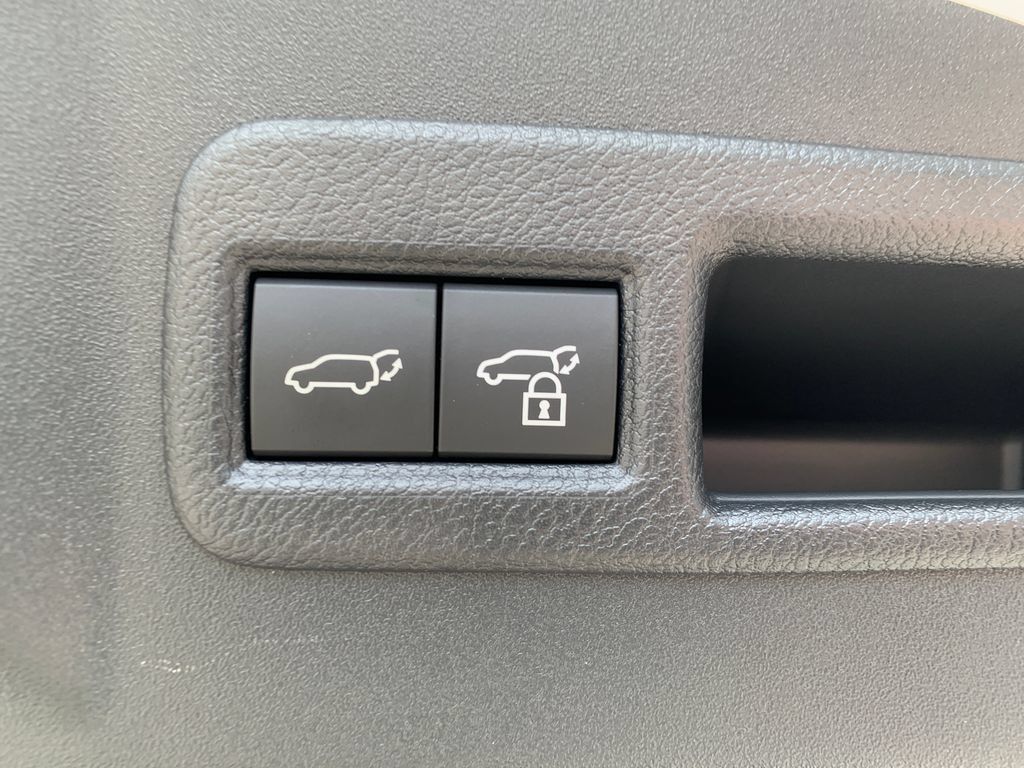 Used 2026 Toyota bZ AWD/4WD image 8