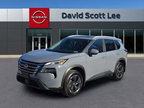 Used 2026 Nissan Rogue SV w/ SV Premium Package image 1