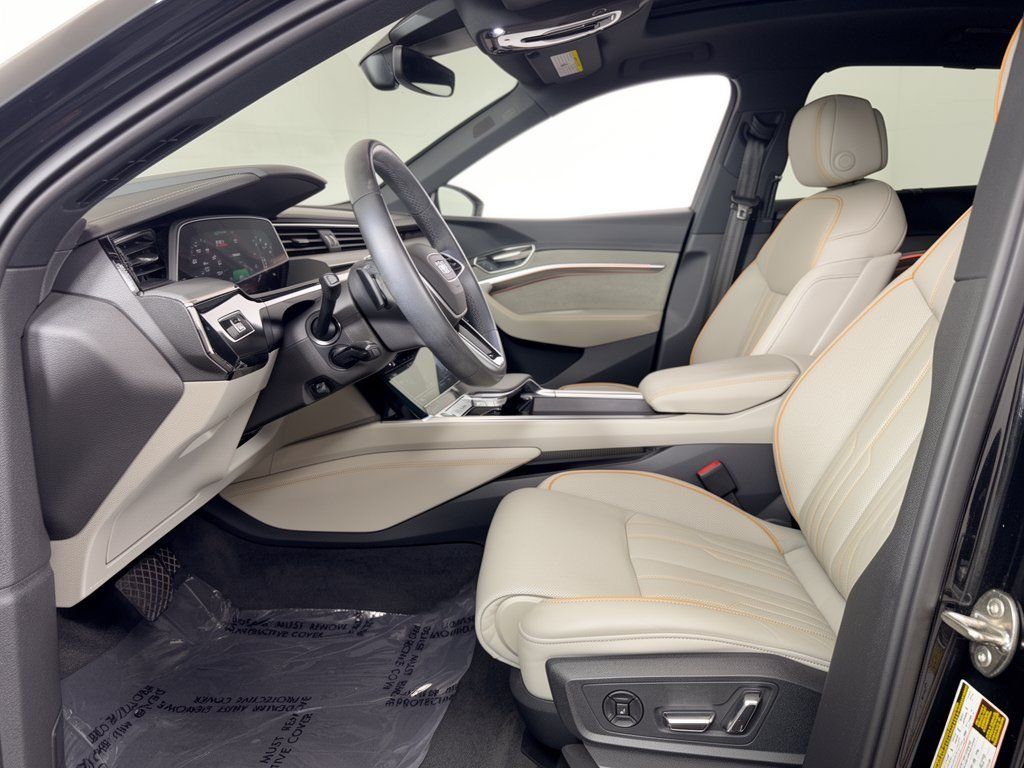 Used 2024 Audi Q8 e-tron Prestige AWD/4WD image 5