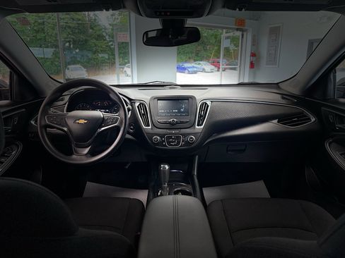 Used 2018 Chevrolet Malibu LT FWD image 20