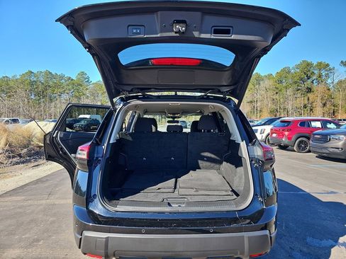 Used 2025 Nissan Rogue SV image 15