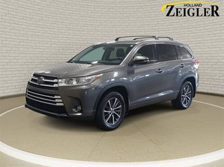 Used 2017 Toyota Highlander XLE image 1
