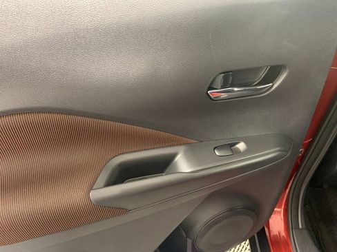 Used 2018 Nissan Kicks SR FWD image 29