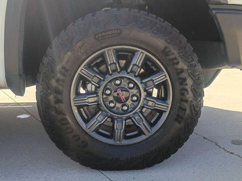 Used 2024 GMC Sierra 1500 AT4X AWD/4WD image 22