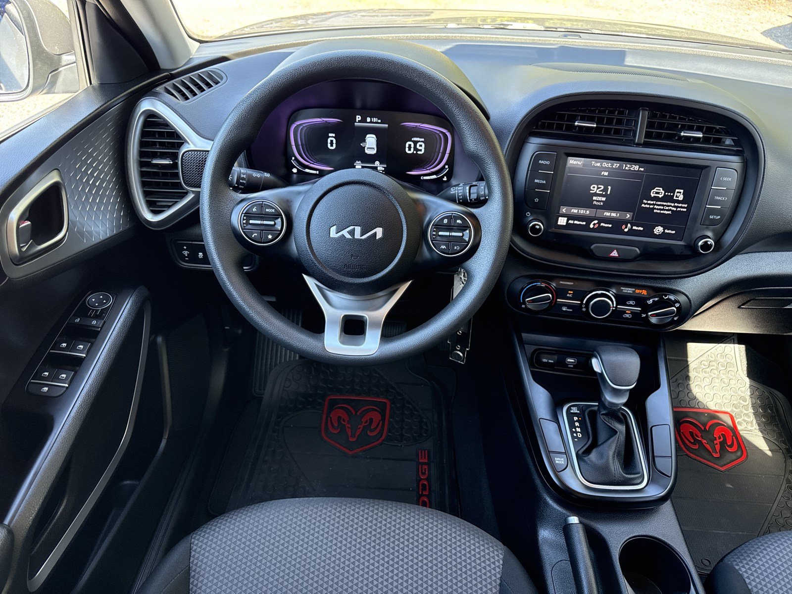 Used 2025 Kia Soul LX FWD image 14