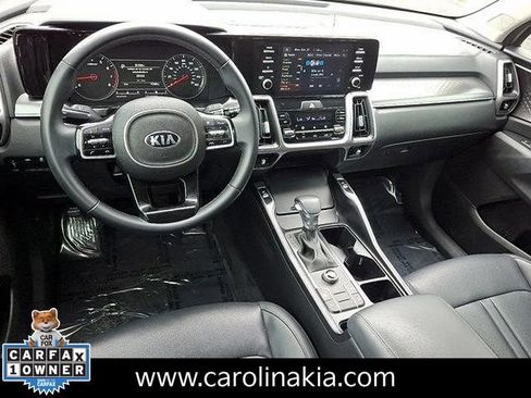 Used 2021 Kia Sorento S image 11