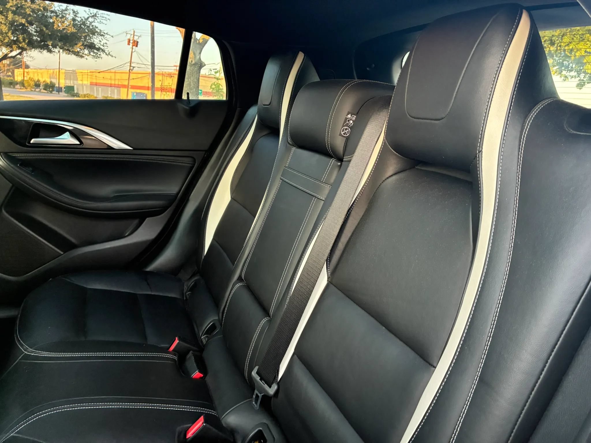 Used 2017 INFINITI QX30 Sport w/ Sport Leather Package FWD image 17