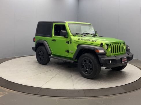 Used 2018 Jeep Wrangler Sport AWD/4WD image 7