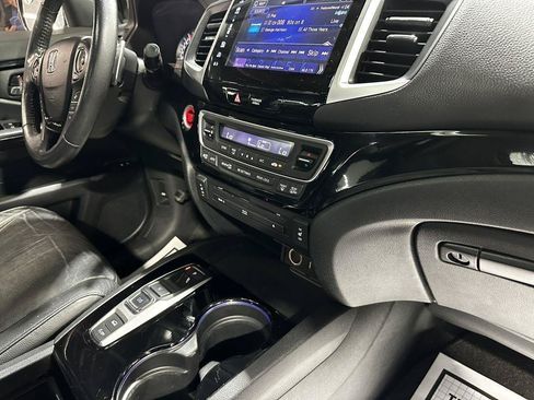 Used 2017 Honda Pilot Touring image 54