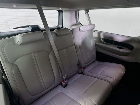 Used 2023 Jeep Wagoneer L Base image 33