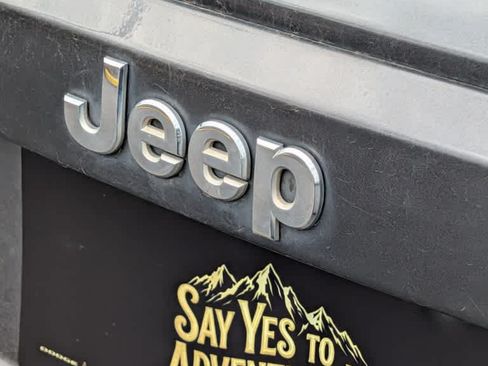 Used 2015 Jeep Patriot High Altitude AWD/4WD image 8