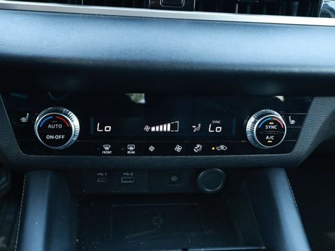 Used 2024 Mitsubishi Outlander SE FWD image 18