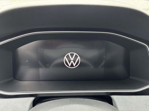 New 2026 Volkswagen Jetta SE FWD image 16