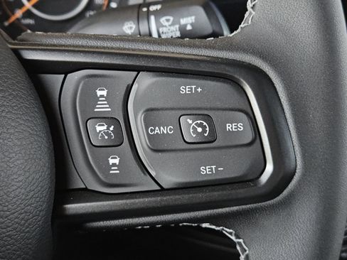 New 2025 Jeep Gladiator Sport AWD/4WD image 17