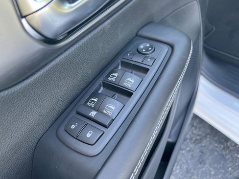 New 2026 Chrysler Pacifica Select image 14