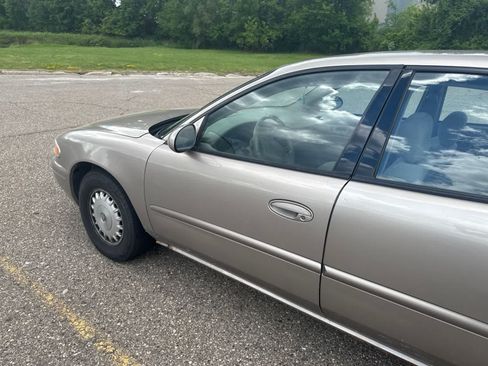 Used 2003 Buick Century Custom w/ Preferred Equipment Group 1SB FWD image 17
